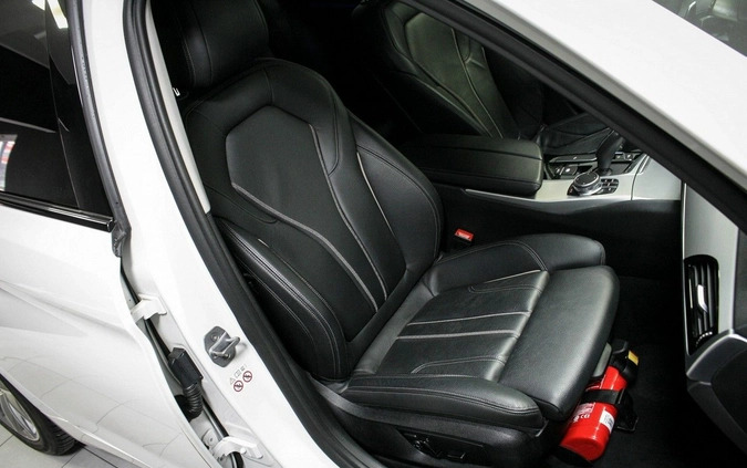 BMW Seria 5 cena 139900 przebieg: 97000, rok produkcji 2018 z Orzysz małe 326
